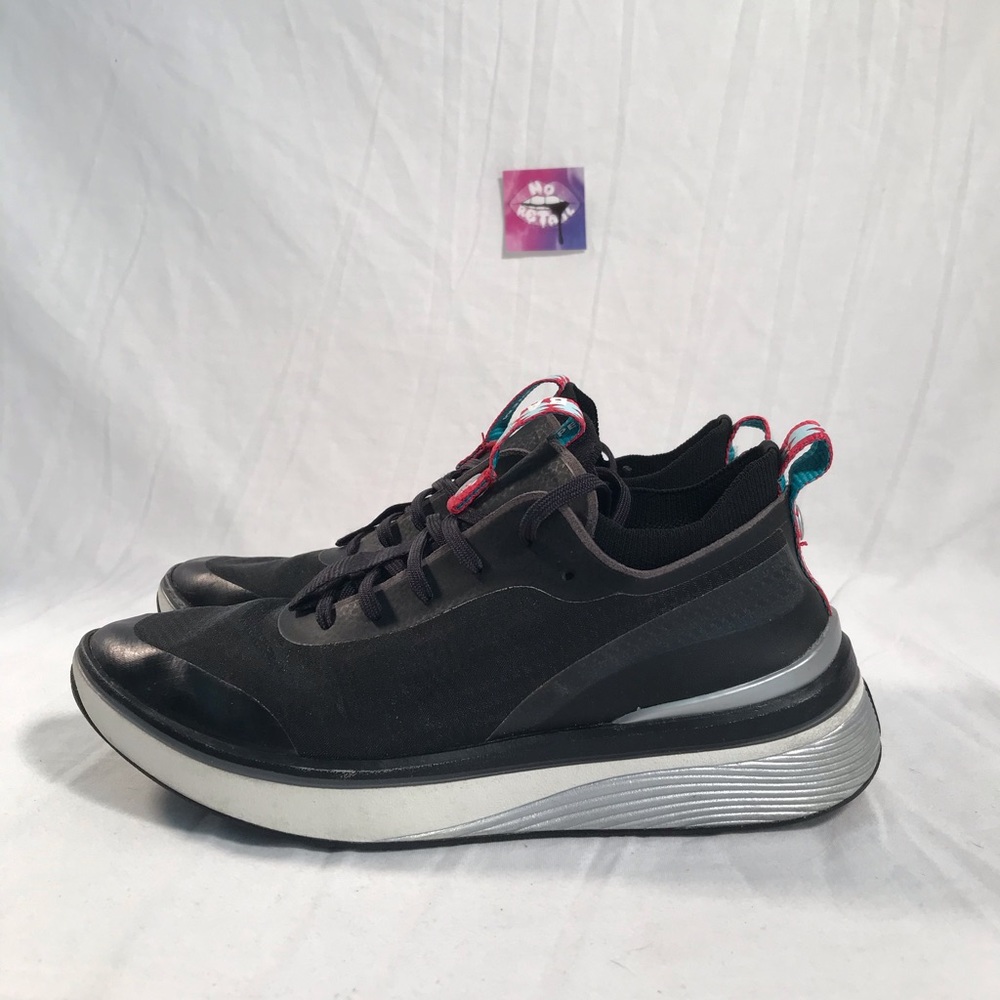 Bala Twelve Nocturnal Nursing Shoes